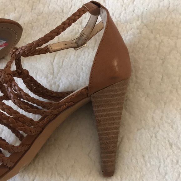 NWOB | Vince Camuto | Tan Strappy Open Toe High Heel Size 8 - Picture 11 of 16